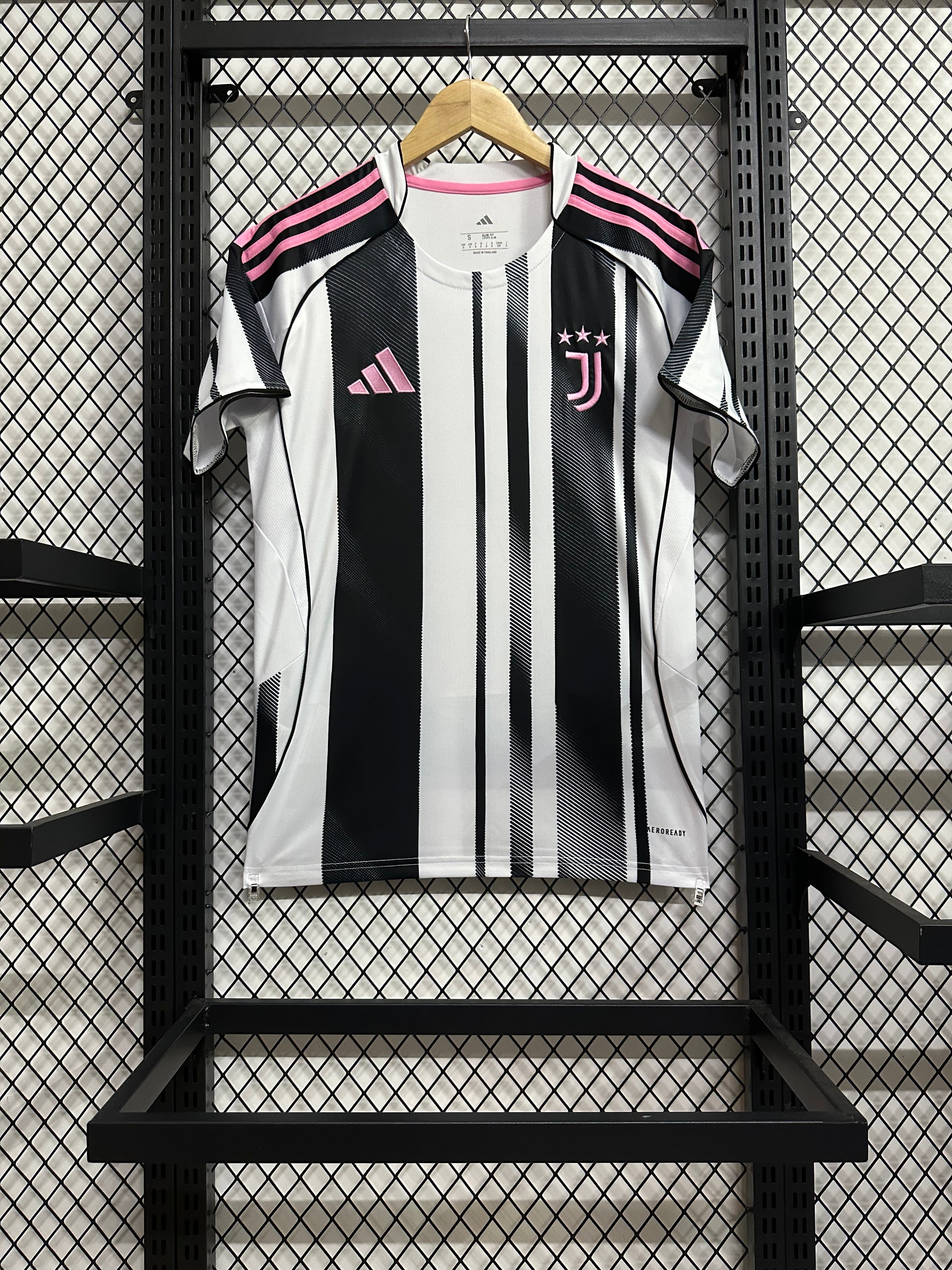 Juventus Home 25-26 — image 4