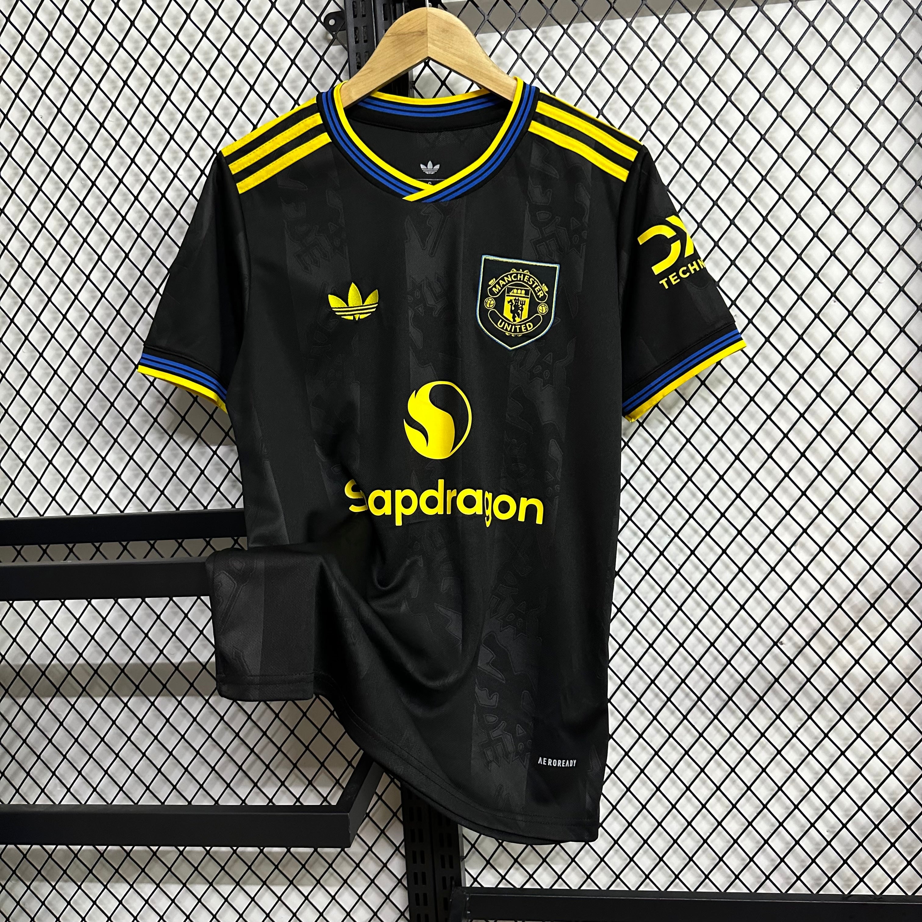 Manchester United Third 25-26 — image 2