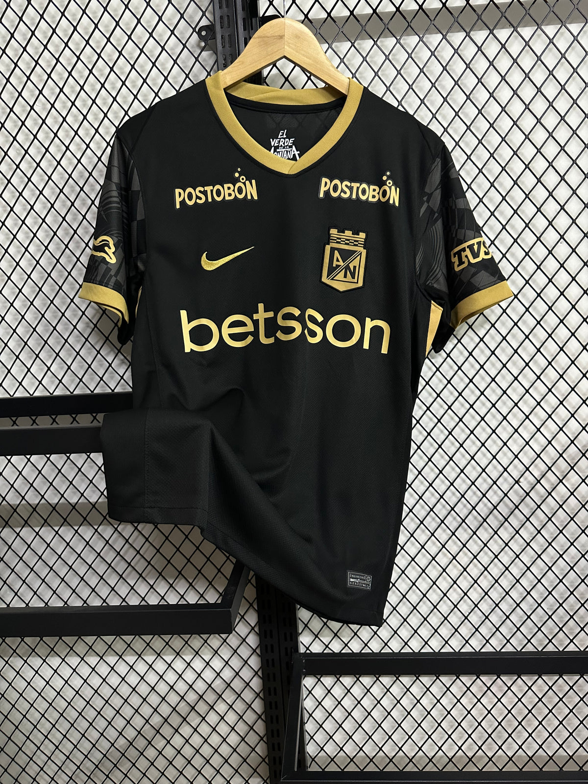 Club Nacional Away 25-26 — image 1