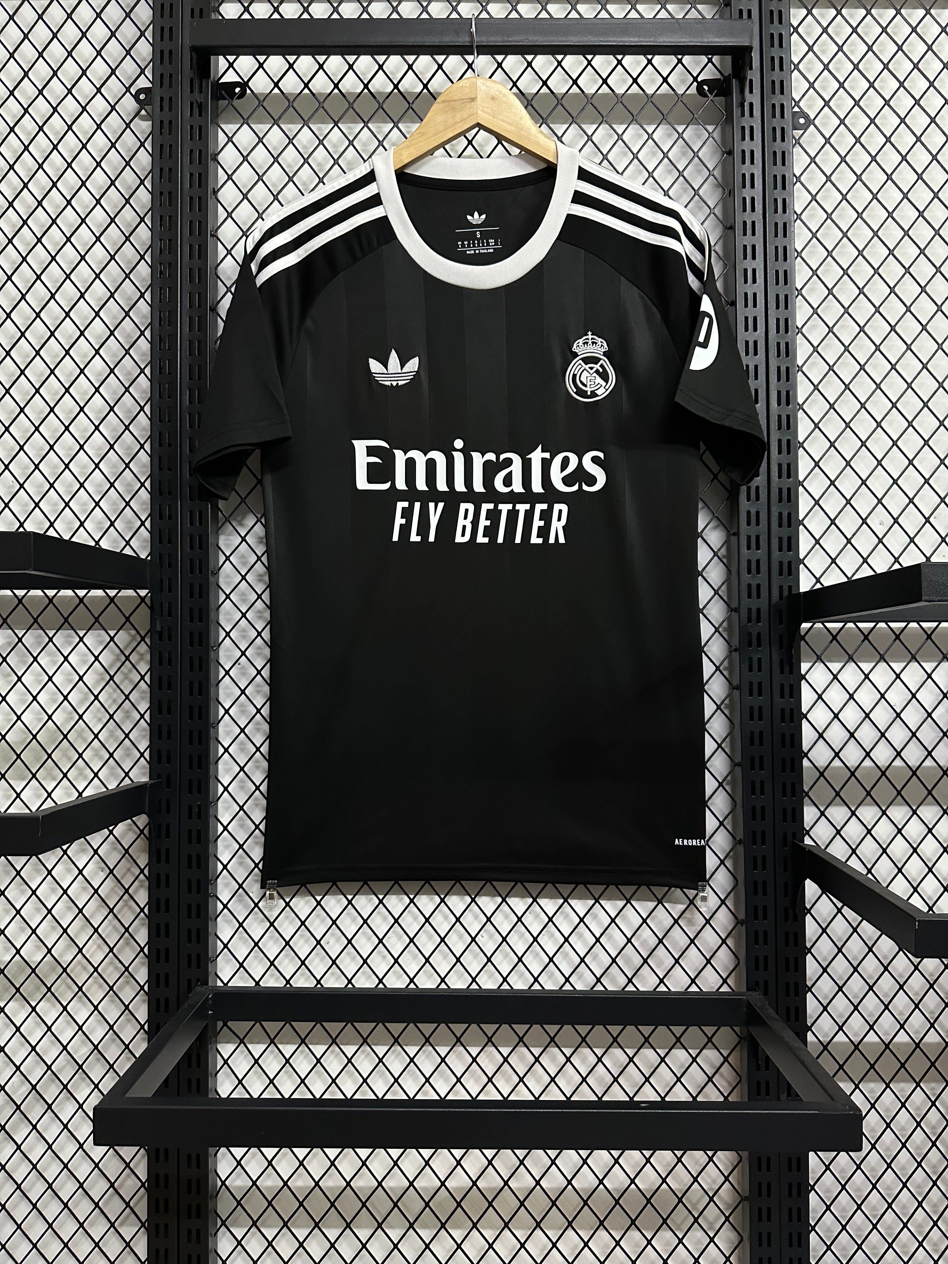 Real Madrid Goalkeeper 25-26 — image 3