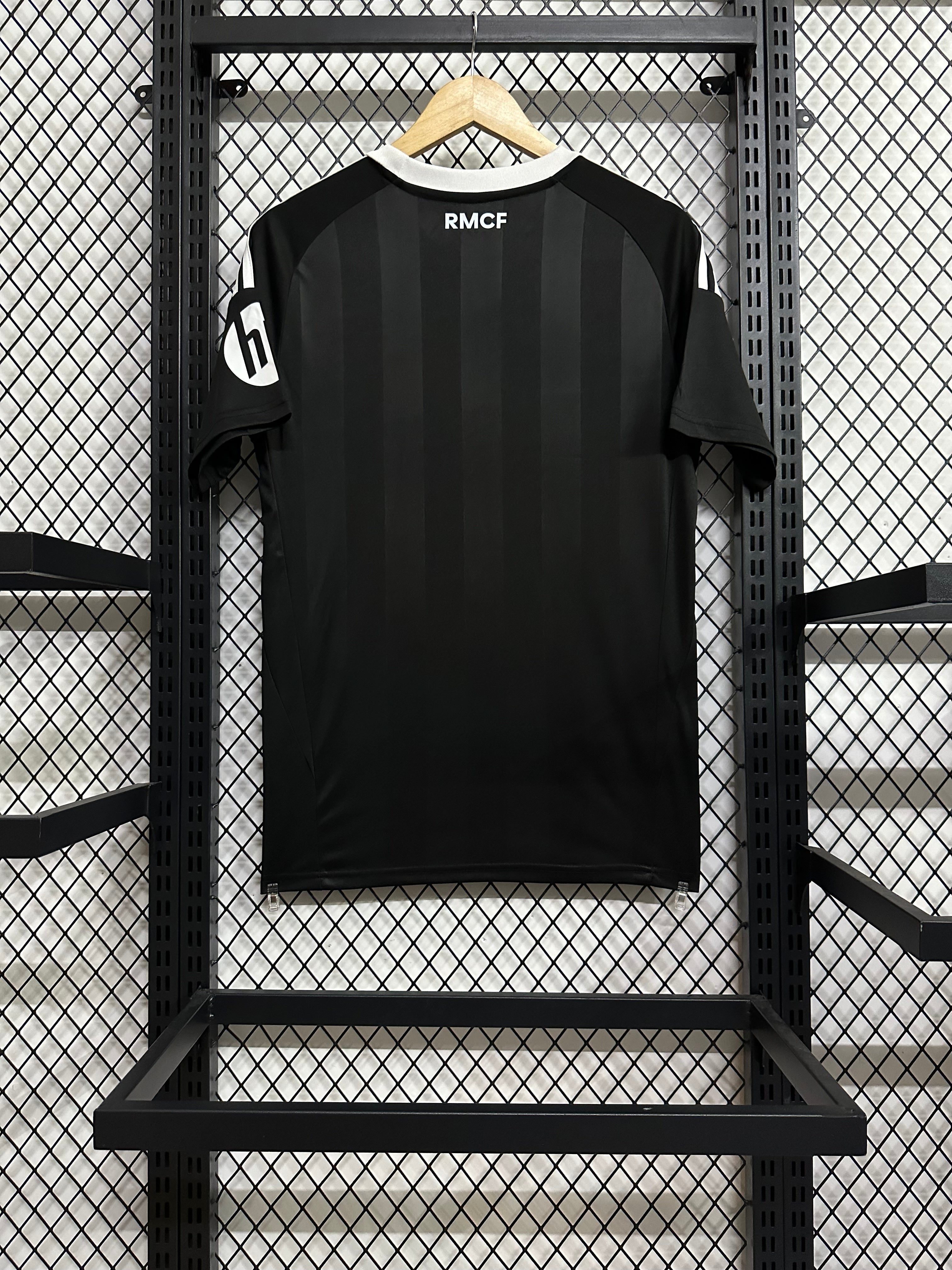 Real Madrid Goalkeeper 25-26 — image 4