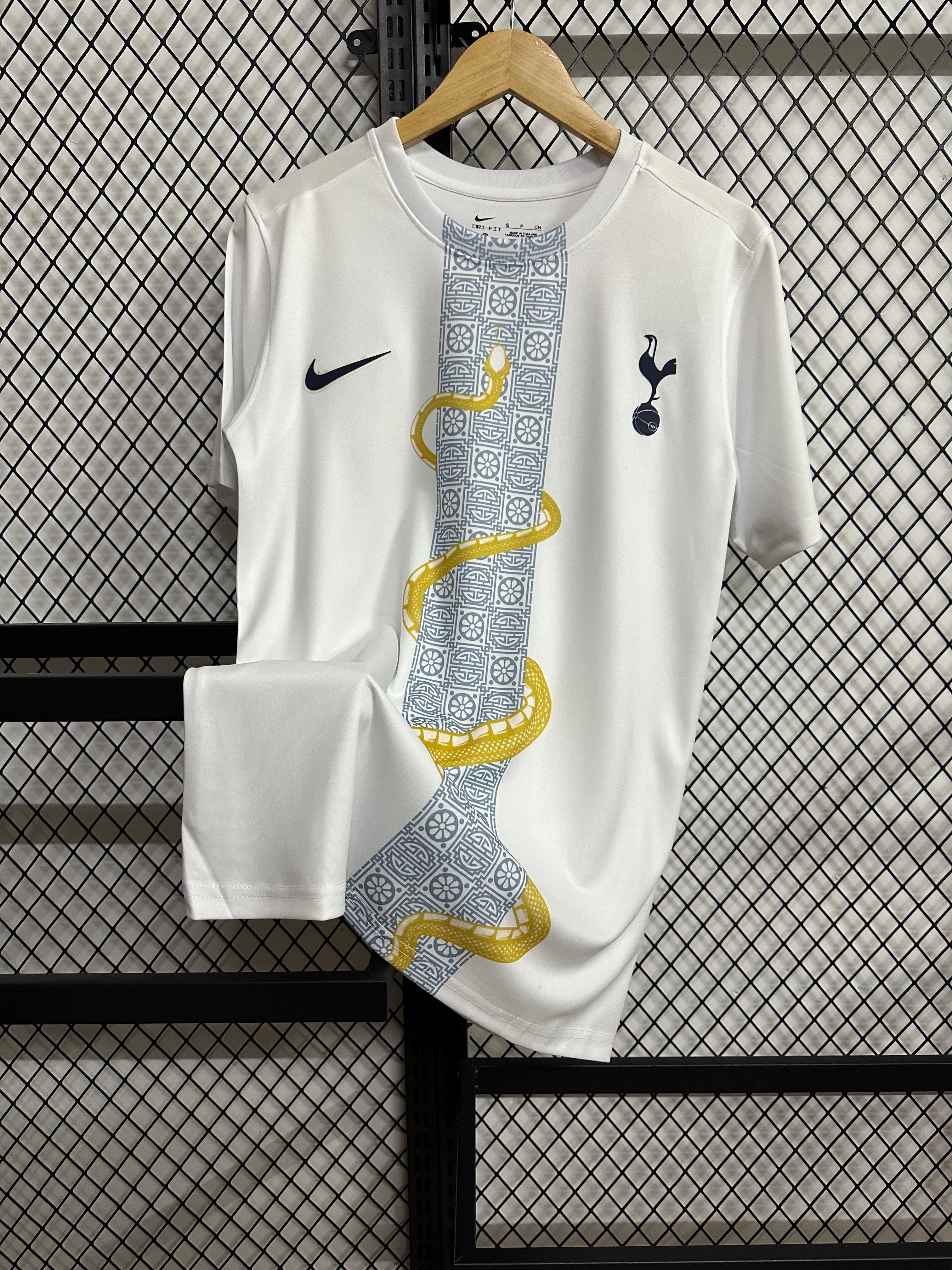 Tottenham Snake Year Edition 25-26 — image 1
