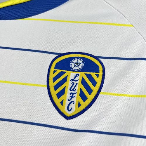 Leeds United Home 26-27 — image 4