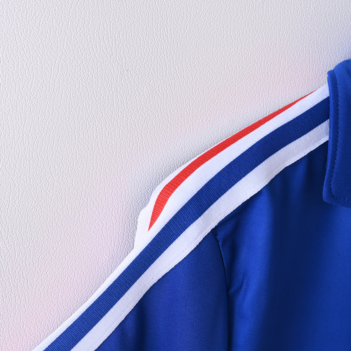 France Home 82-84 — image 5