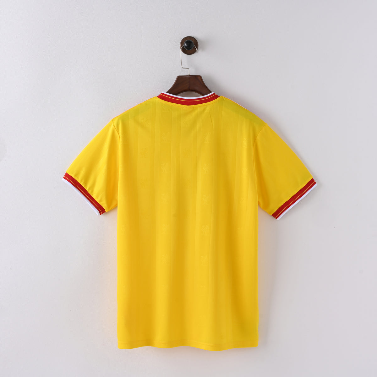 Liverpool Away 85-86 — image 2