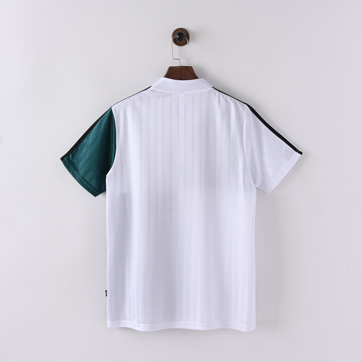 Liverpool Away 95-96 — image 2