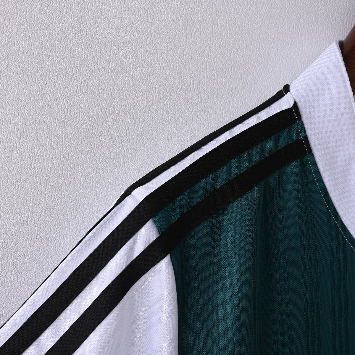 Liverpool Away 95-96 — image 4
