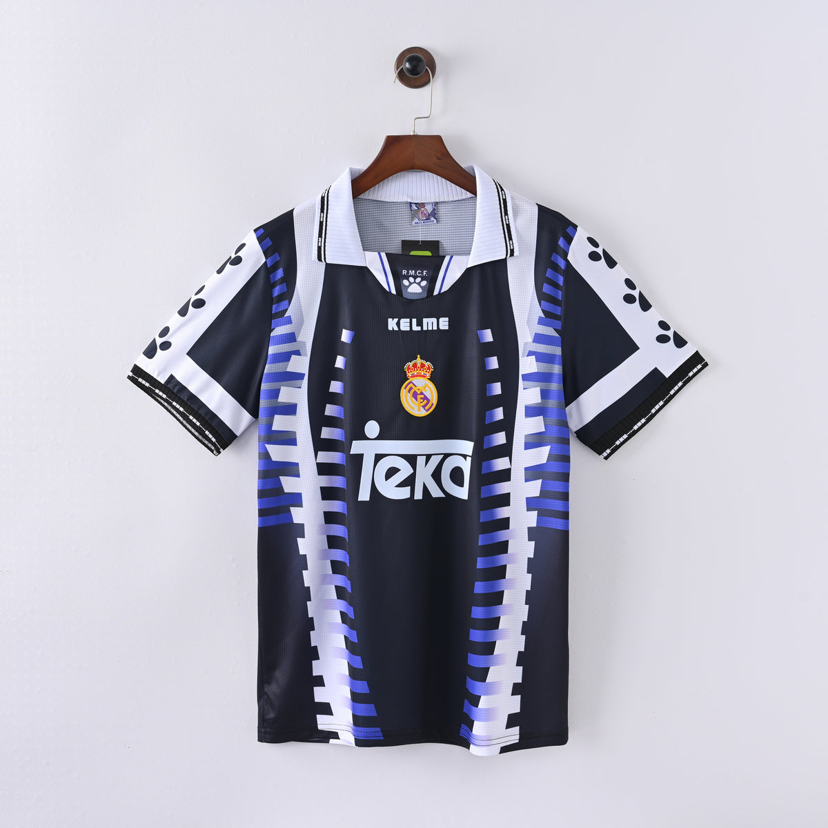 Real Madrid Third 97-98 — image 1