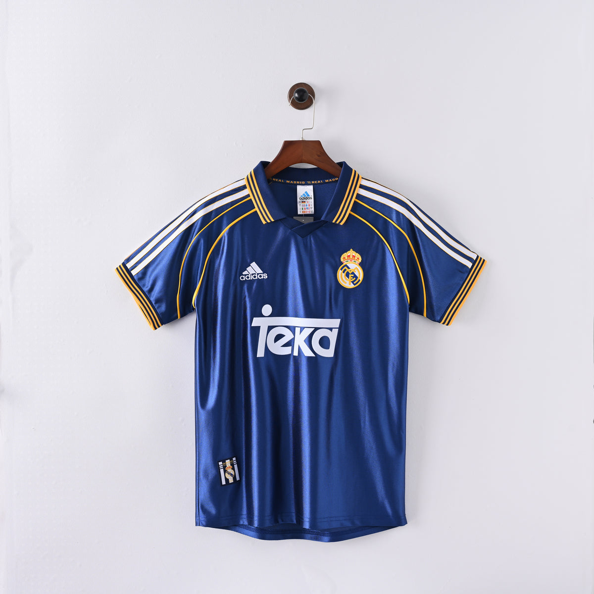Real Madrid Away 98-00 — image 1