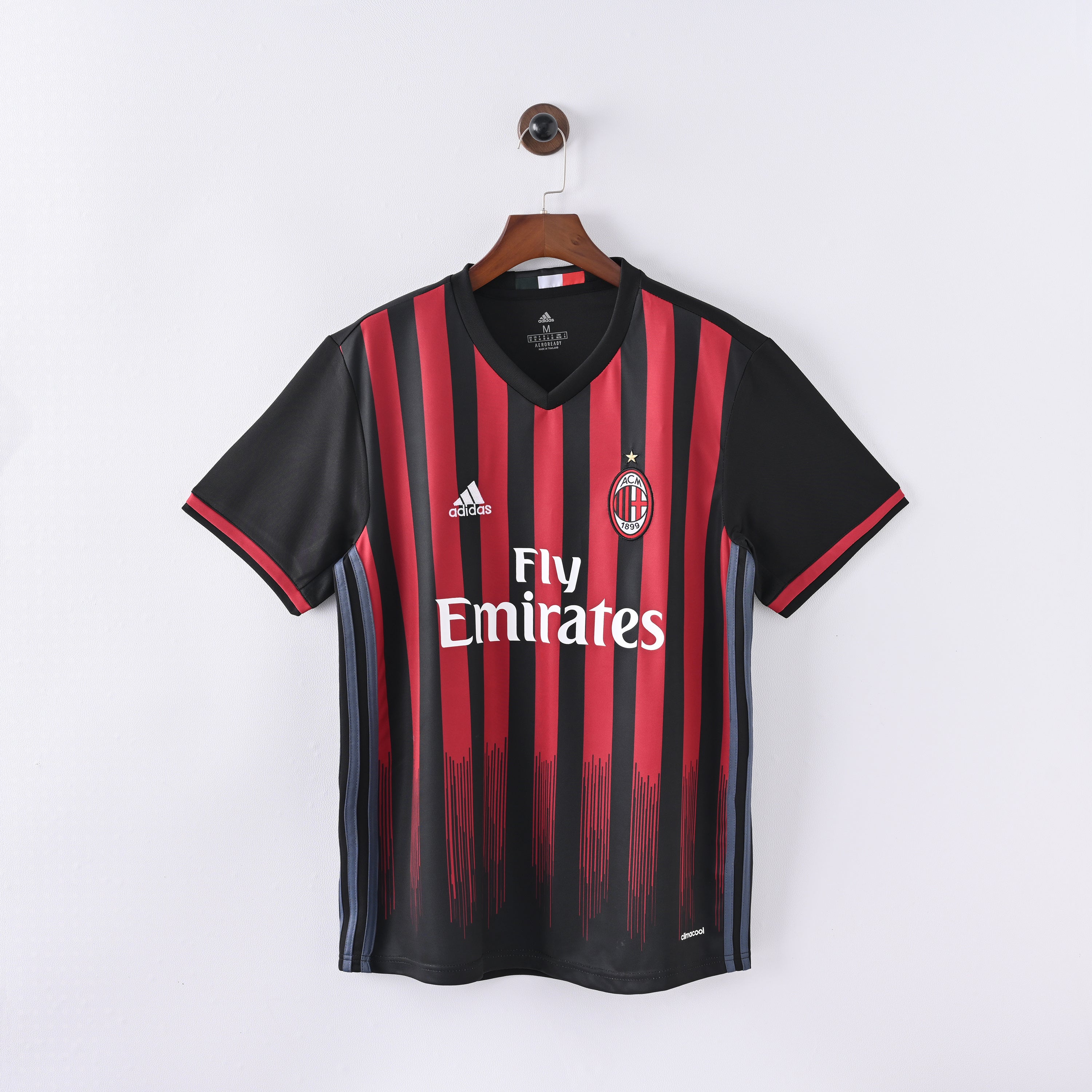 AC Milan Home 16-17 — image 1