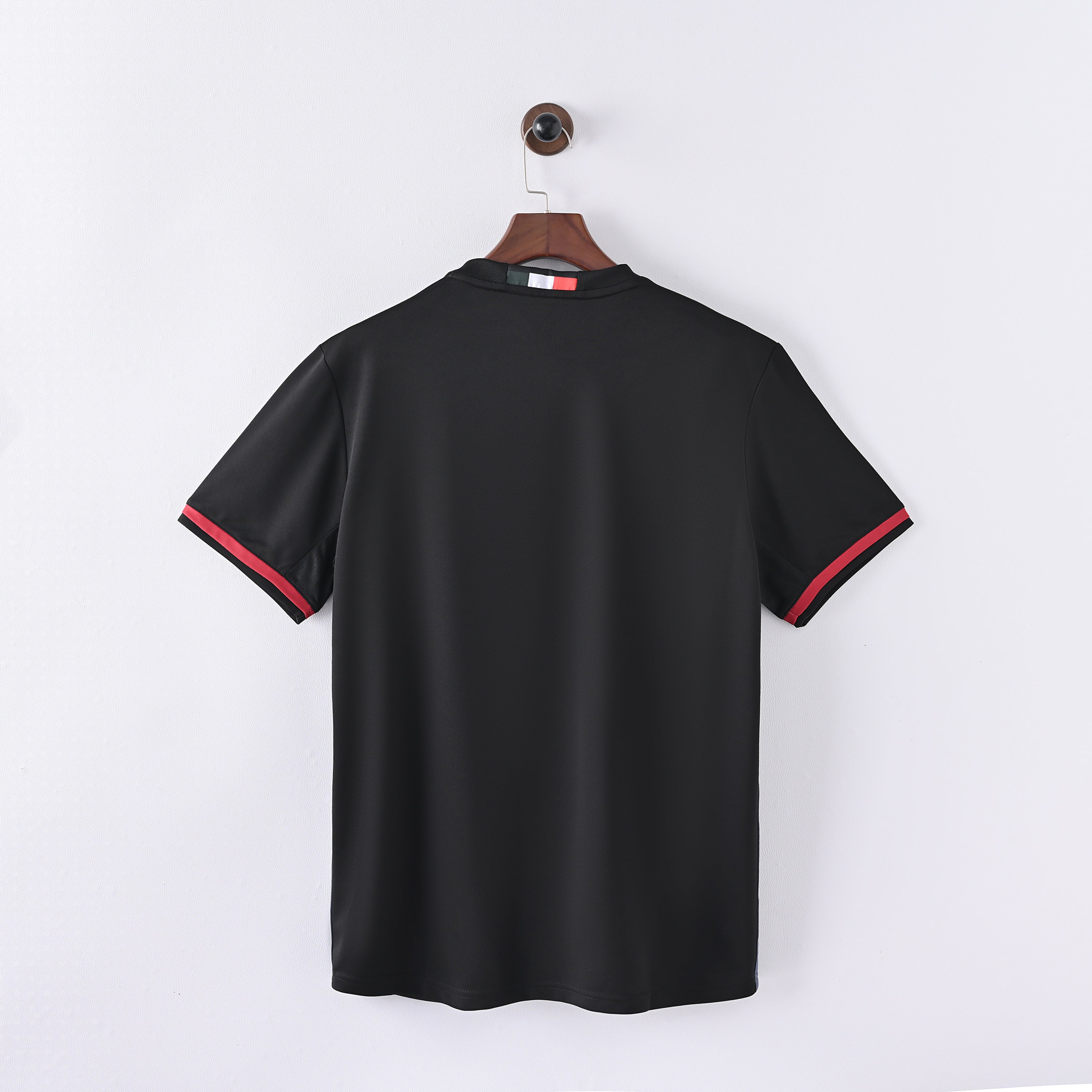 AC Milan Home 16-17 — image 2