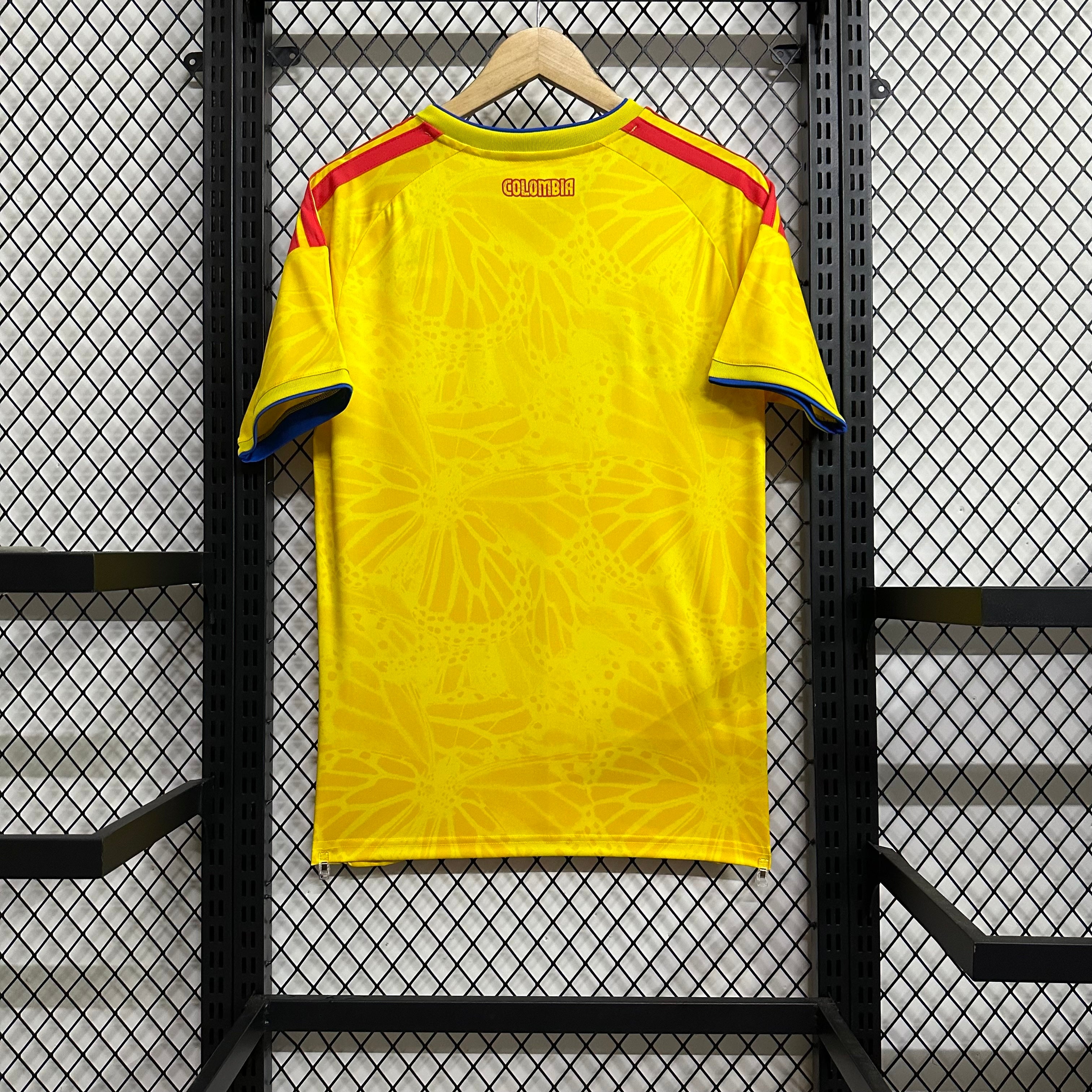 Colombia home game 26-27 — image 3