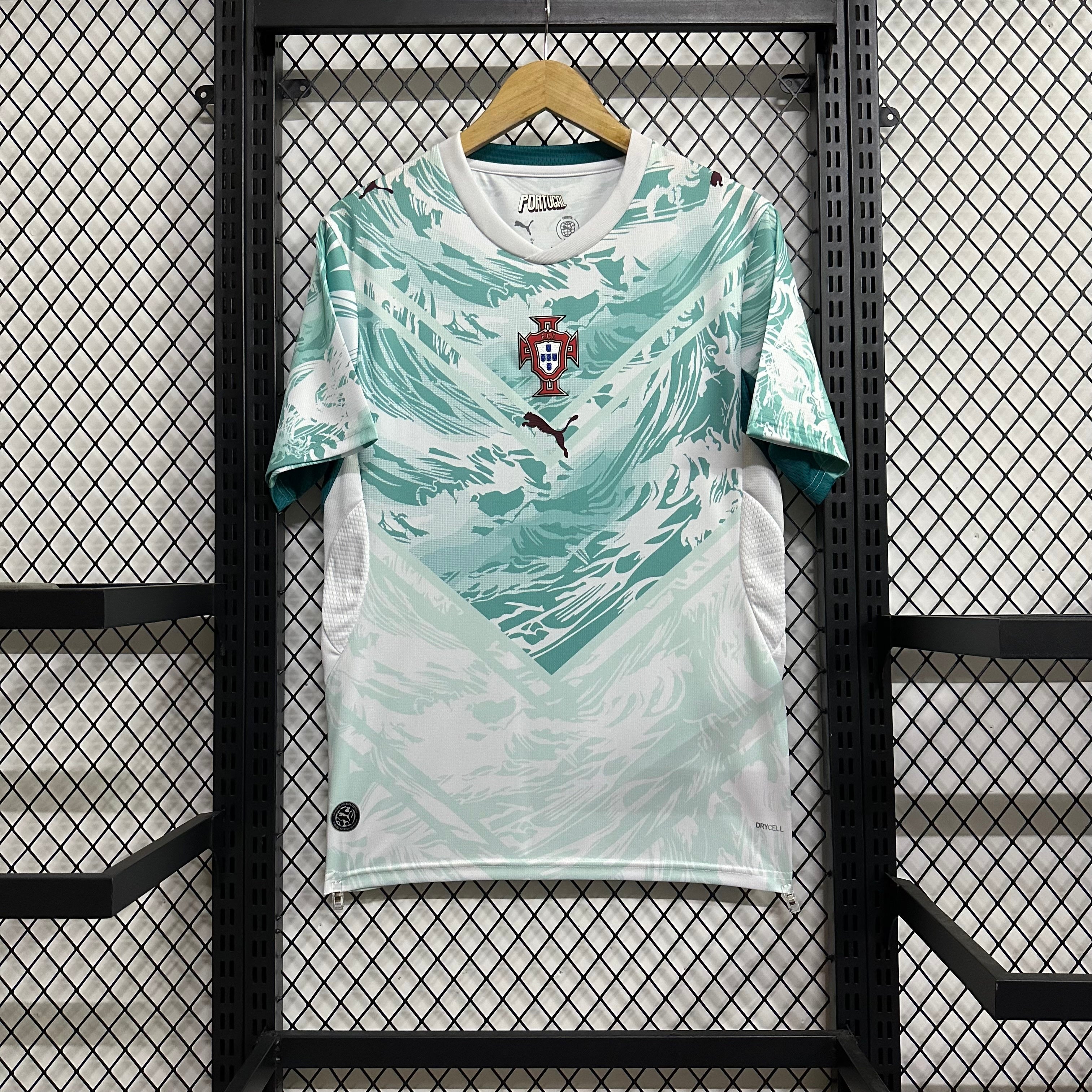 Portugal away game 26-27 — image 2