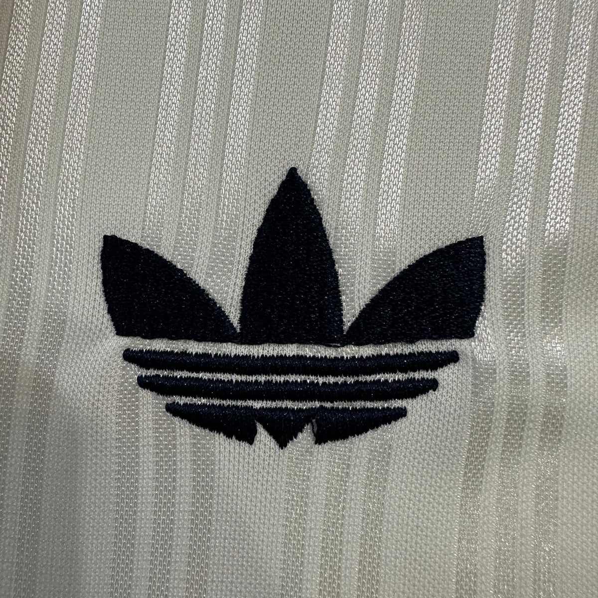 Adidas × Oasis Co-Brand White 25-26 — image 6