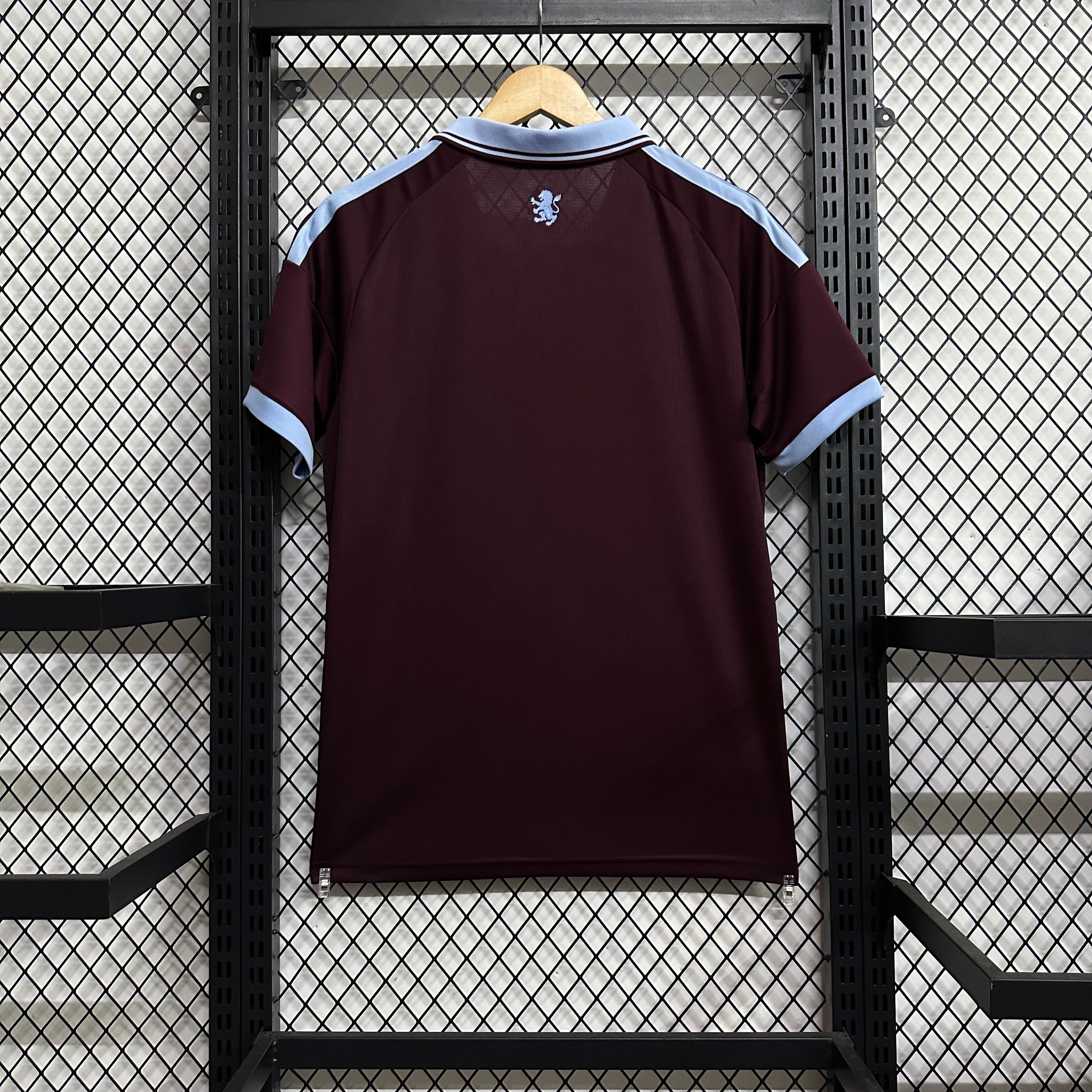 Aston Villa Home 26-27 — image 3