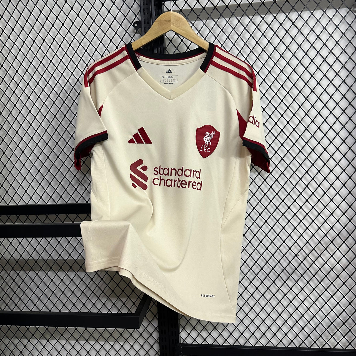 Liverpool Away 25-26 — image 1