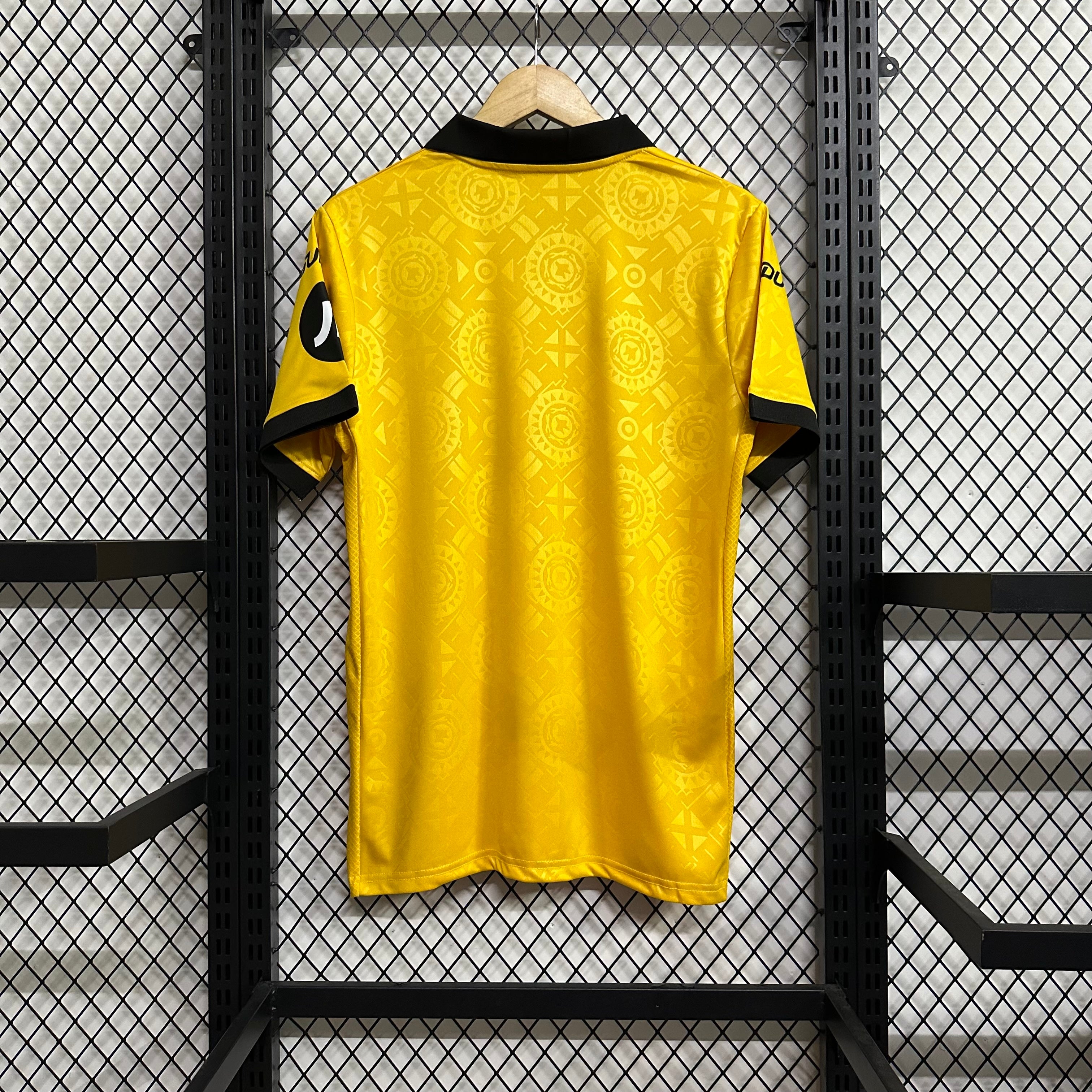 Wolves Home 25-26 — image 2