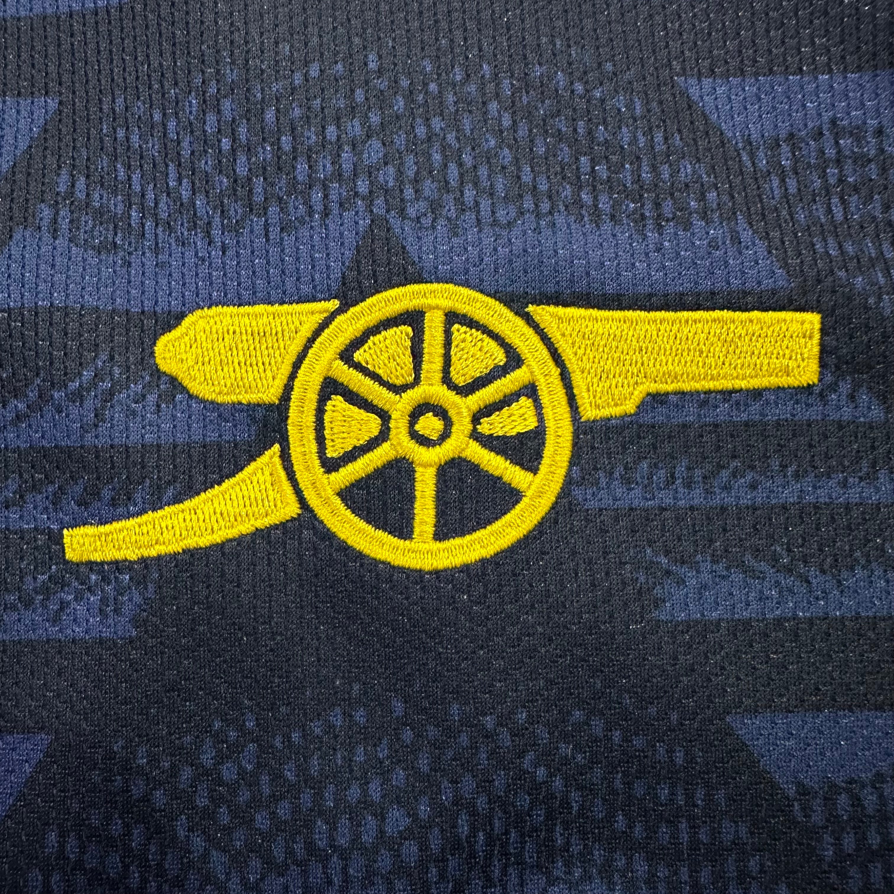 Arsenal Away 26-27 — image 4