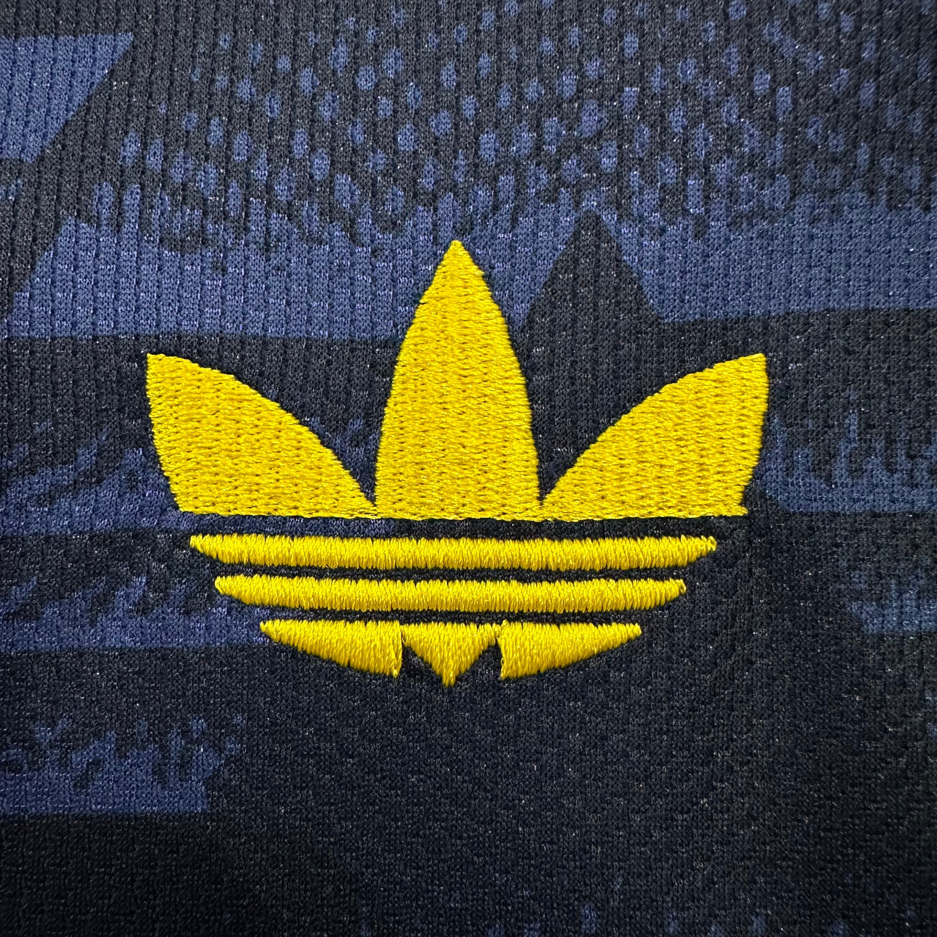Arsenal Away 26-27 — image 5