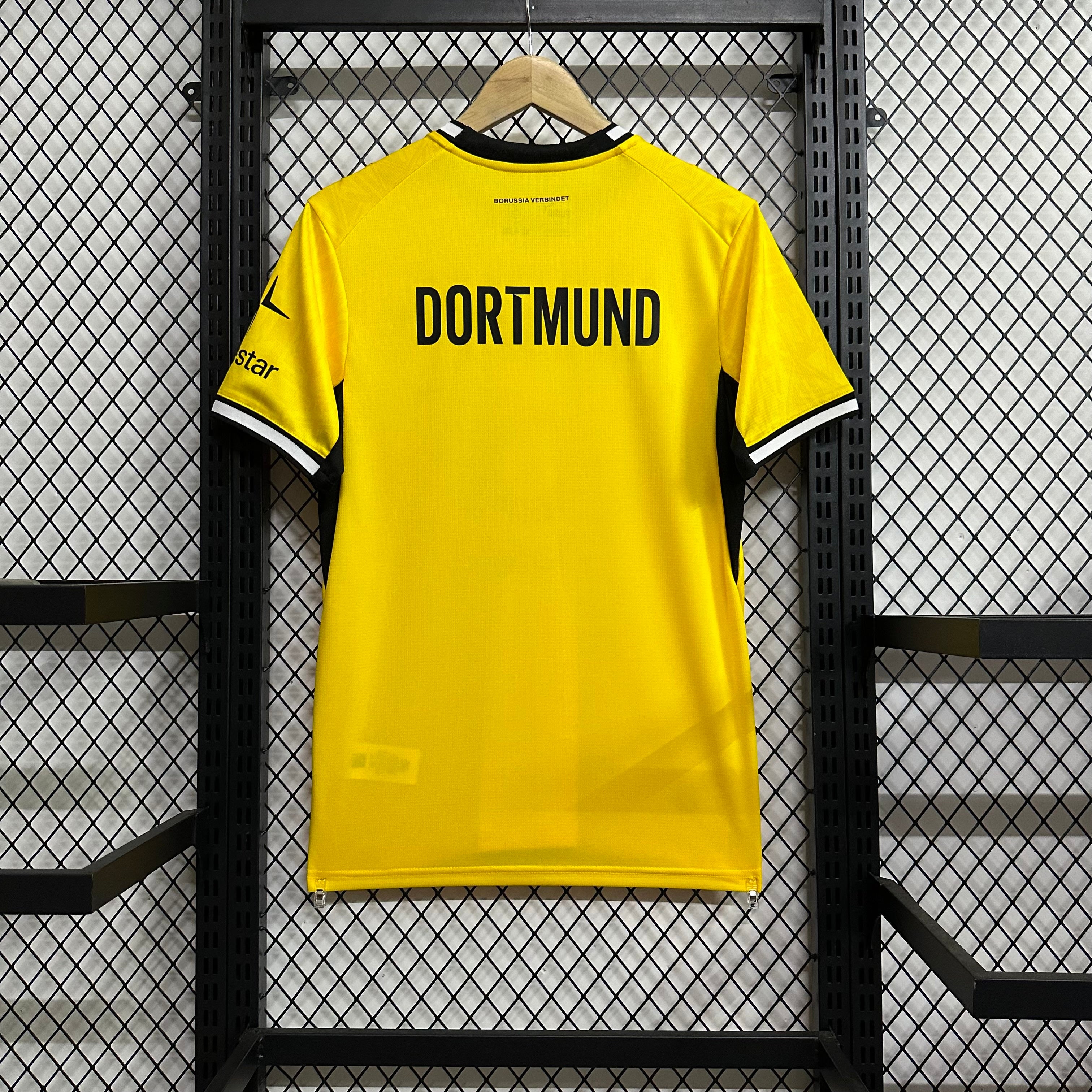 Borussia Dortmund Home 26-27 — image 3
