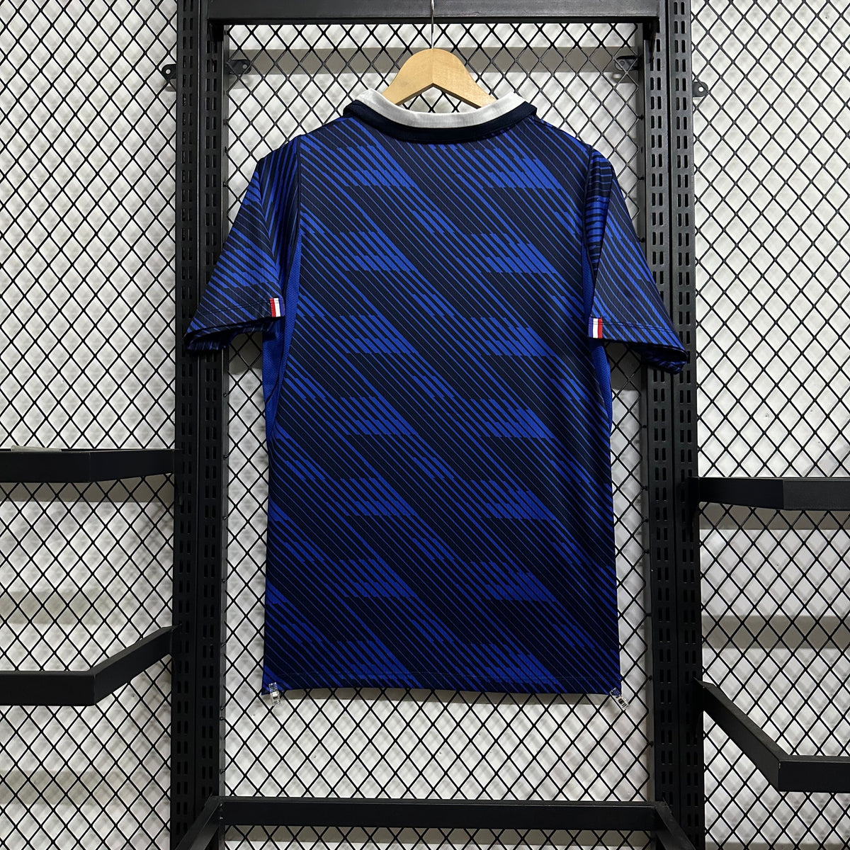 France home game 26-27 — image 3