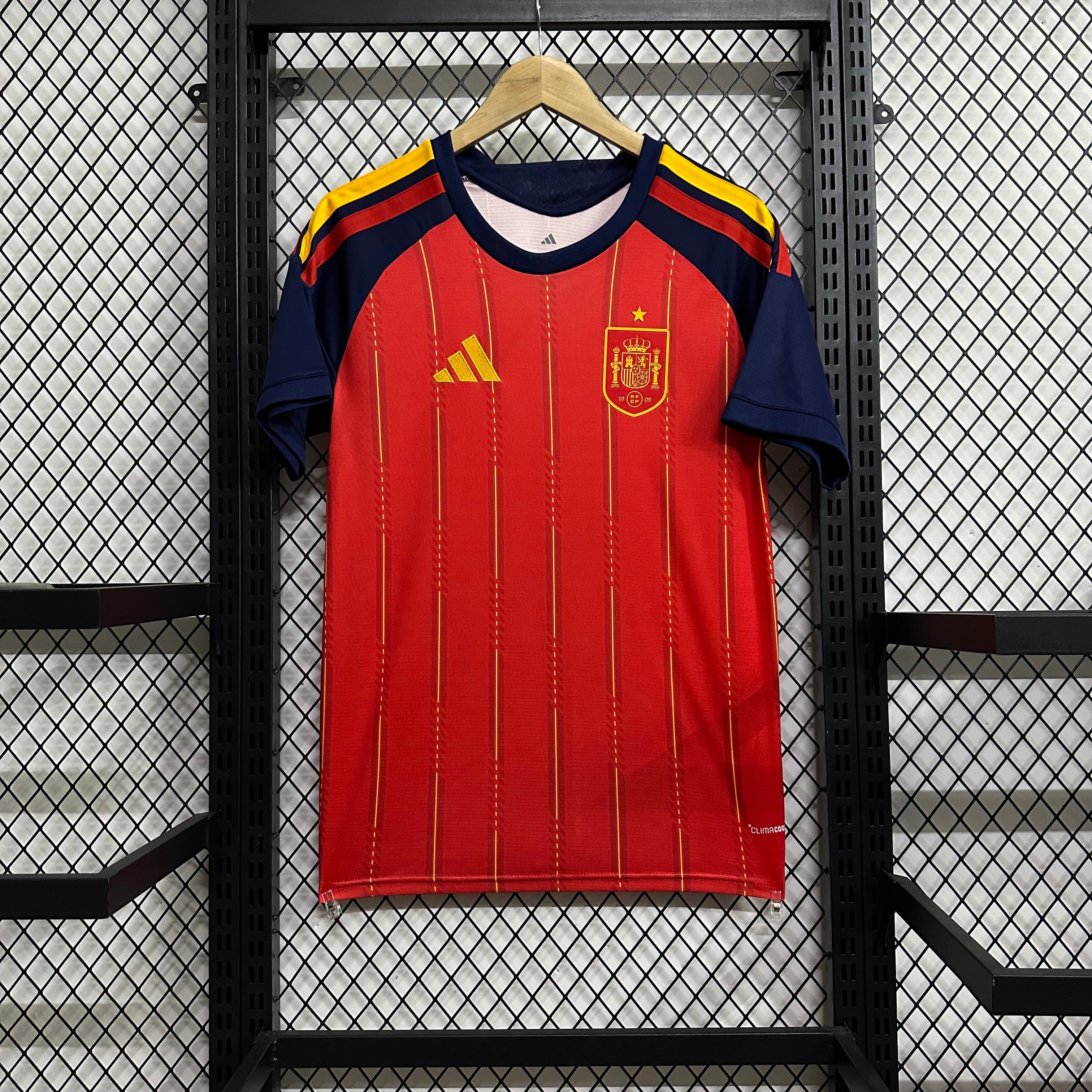 Spain home game 26-27 — image 2