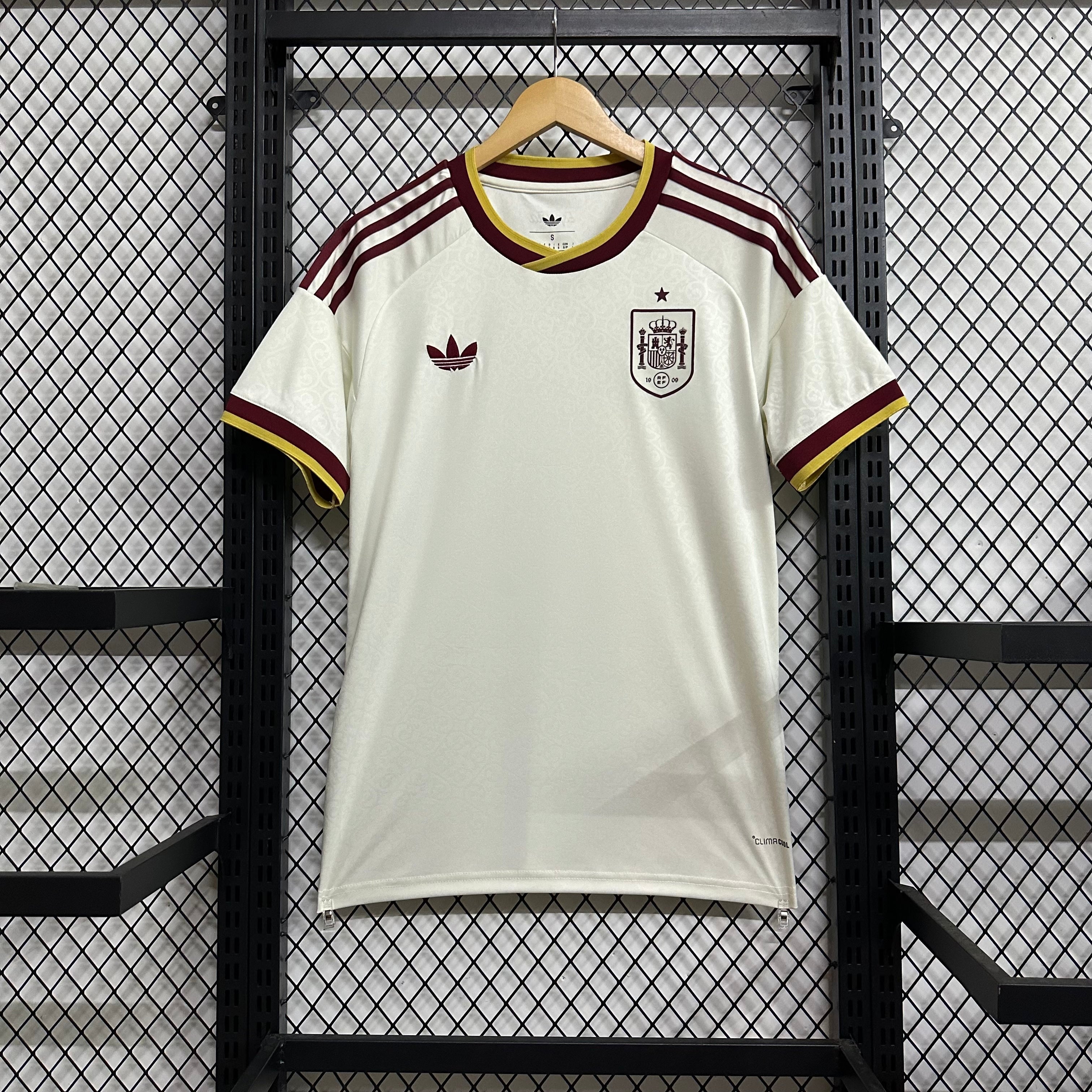 Spain away game 26-27 — image 2