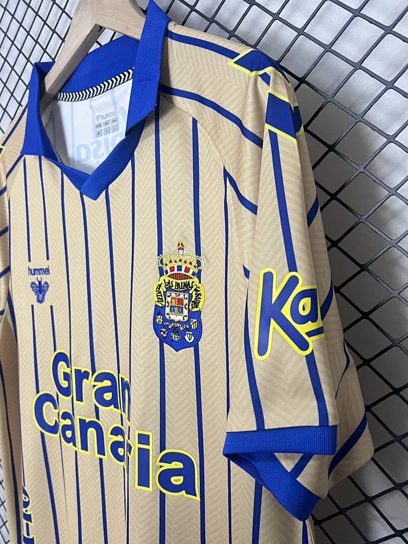 Las Palmas Home 26-27 v2 — image 4
