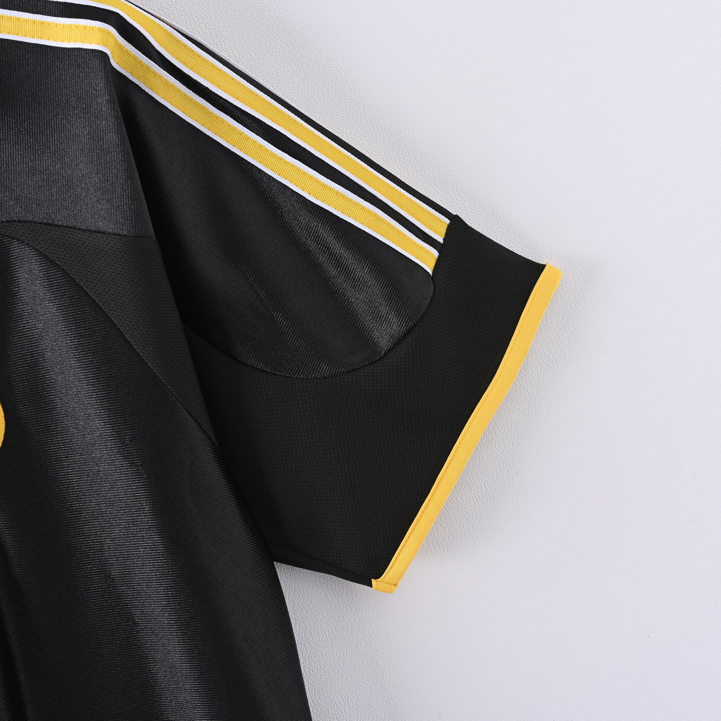 Real Madrid Away 99-00 — image 5
