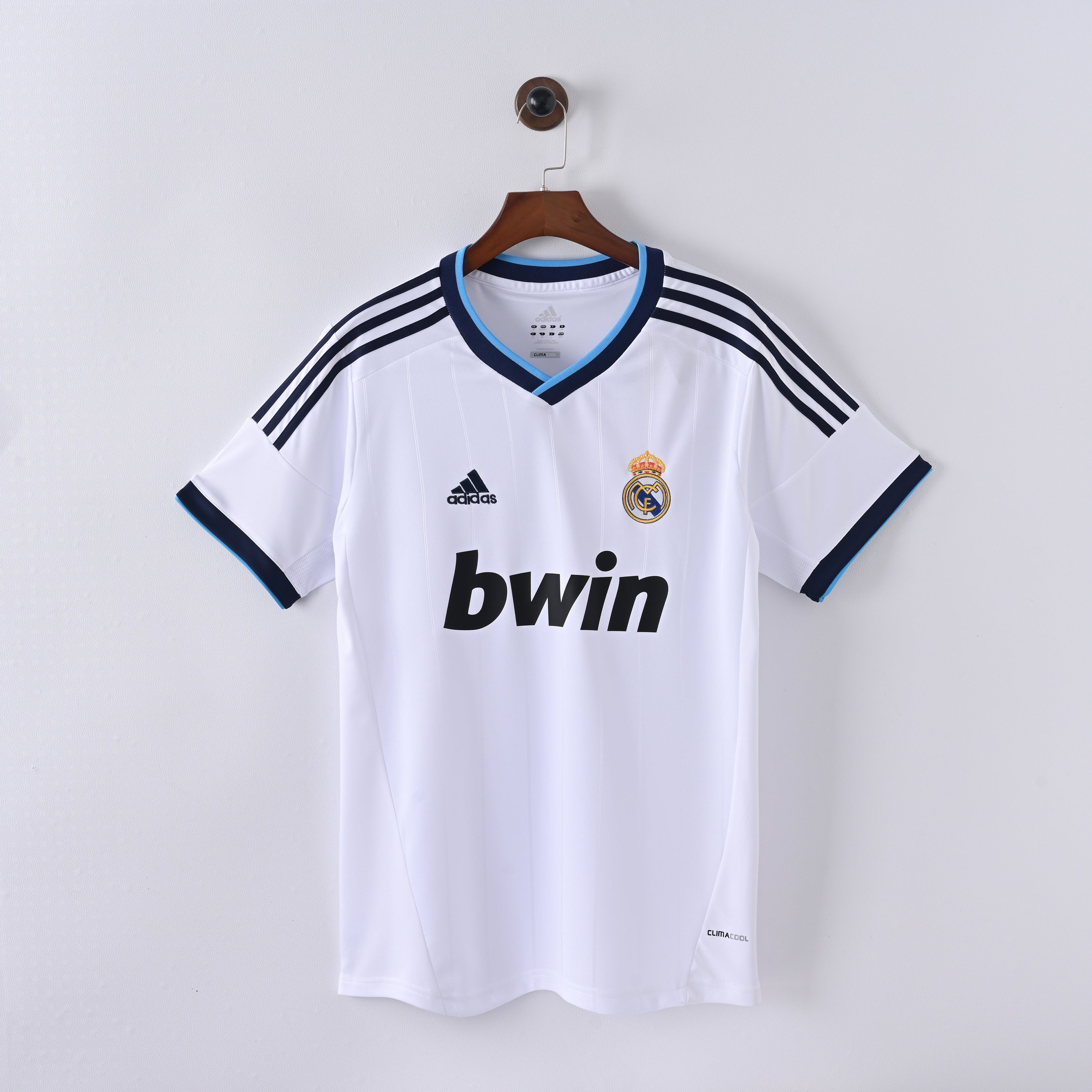 Real Madrid Home 12-13 — image 1