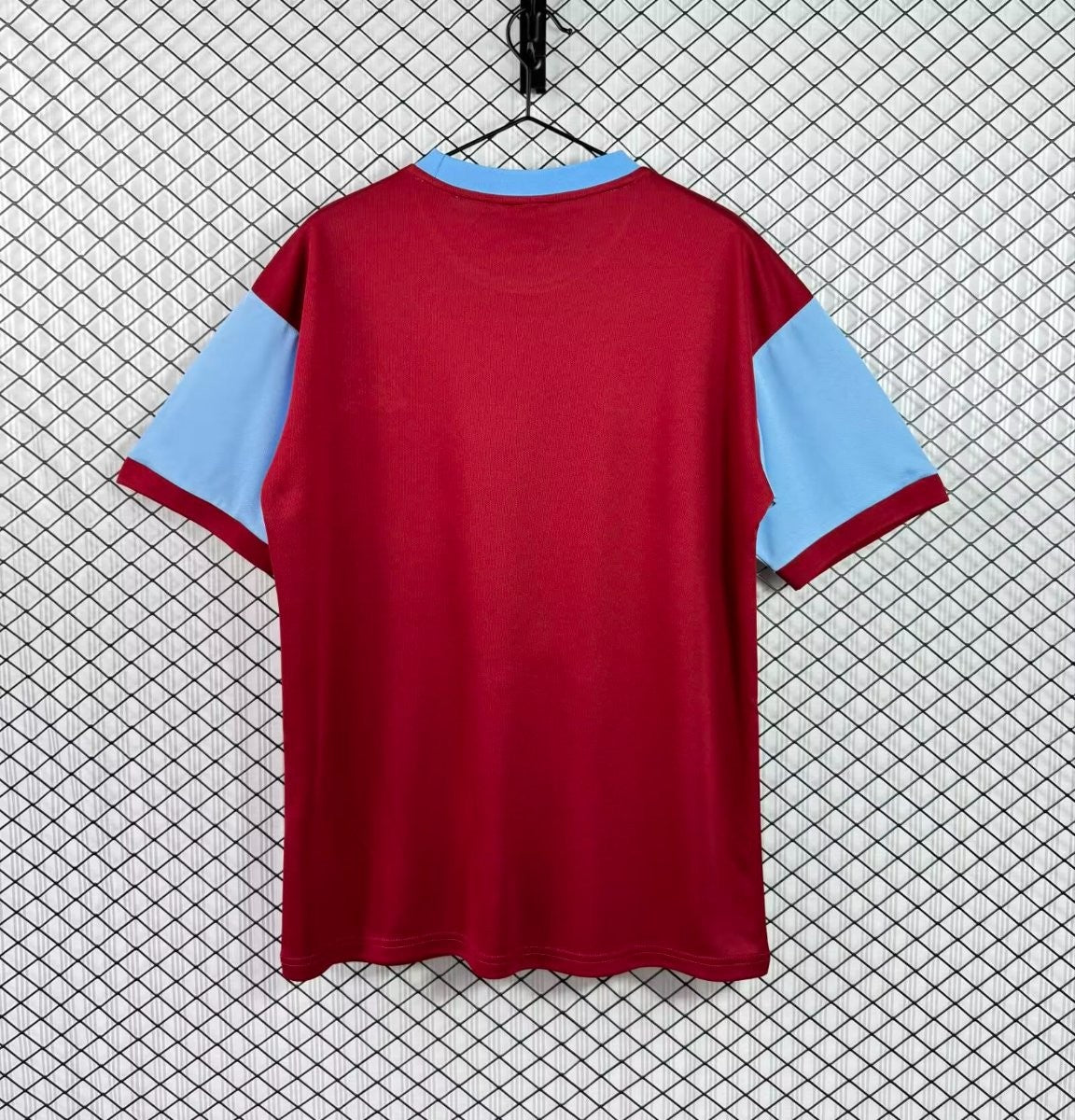 Burnley Home 00-01 — image 4