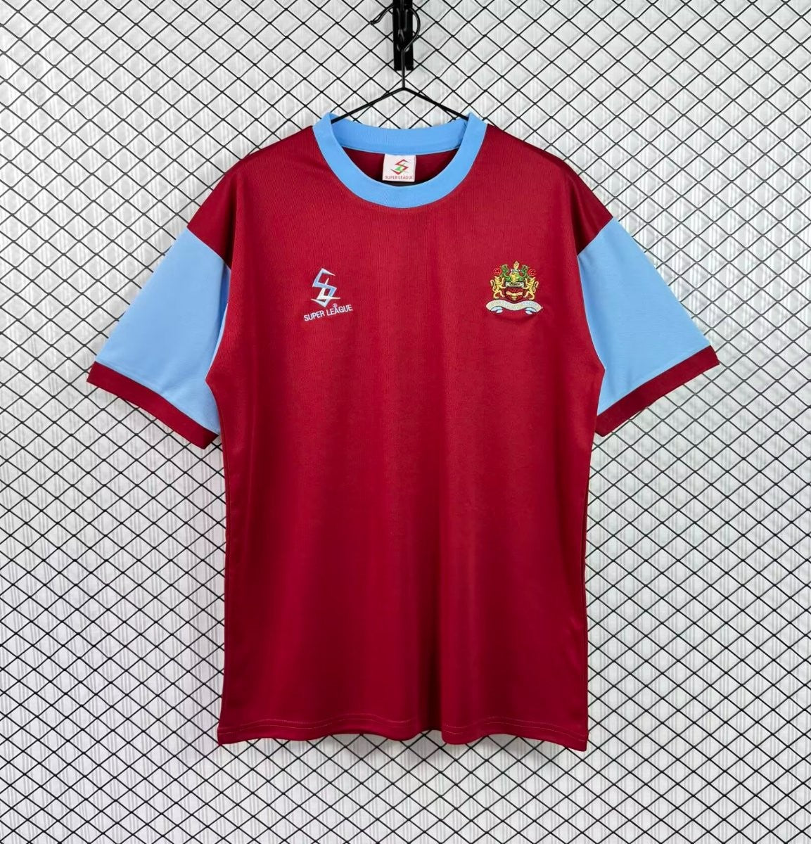 Burnley Home 00-01 — image 5