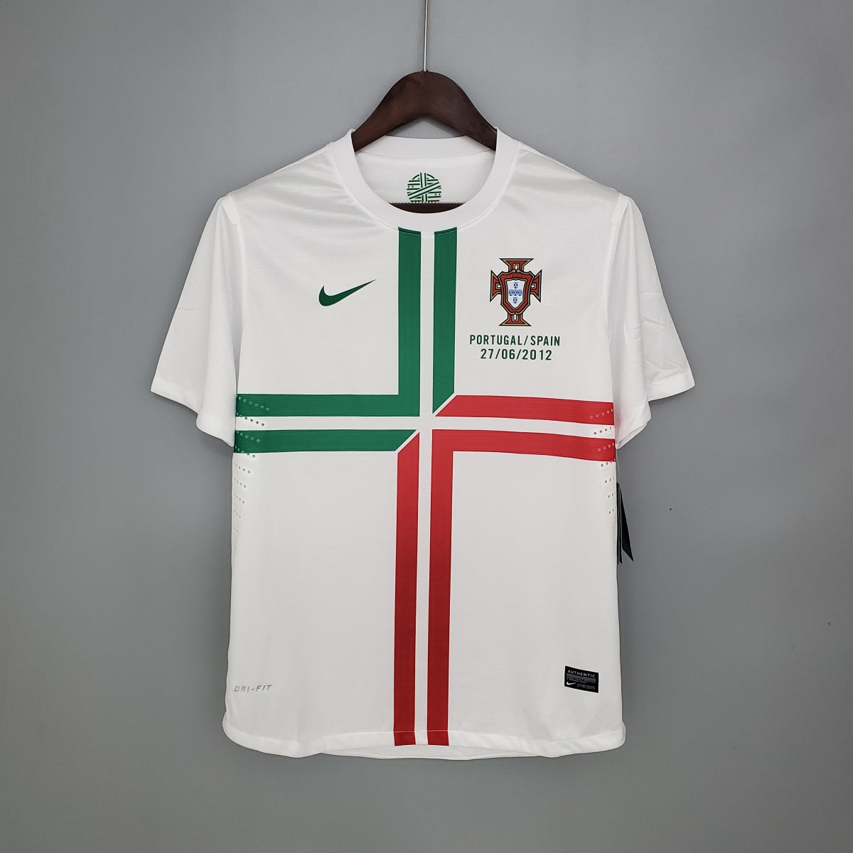 Portugal Away 12-13 — image 1